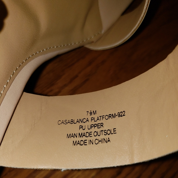 *NEW* Never worn. Rohb by Joyce Azria.   Size 7.5 - Picture 4 of 5